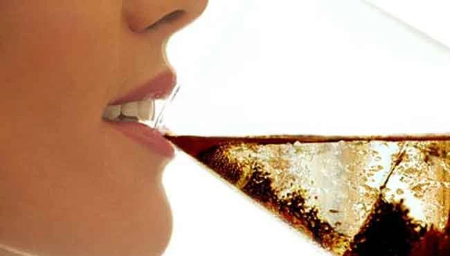 Kola dişlere zarar veriyor!