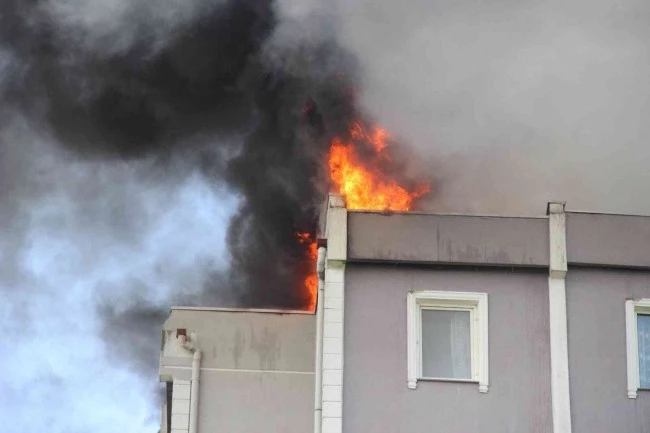 Çatıda yapılan tadilat yangına sebep oldu