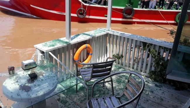 İbrahim Bayraktar: "Biranda işletmemizin iskele kısmına çarptı"