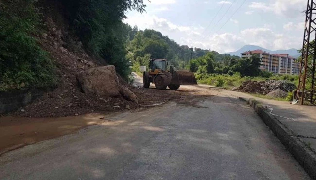 Heyelan bölgelerinde çalışmalar sürüyor