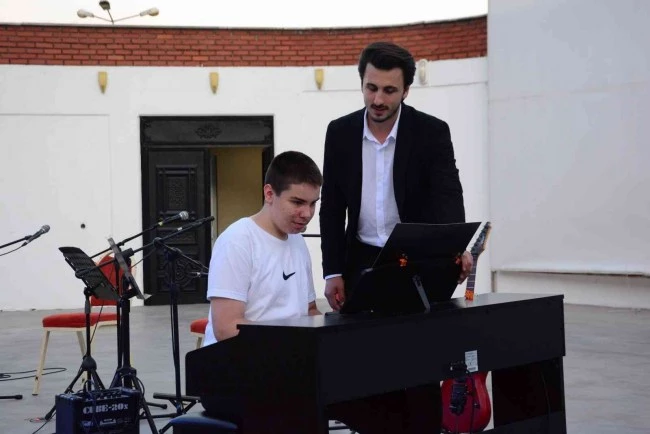 Özel bireyin hayali Tarkan ile tanışmak