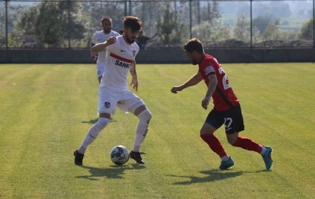 Gaziantep FK, sahadan 2-1 galip ayrıldı