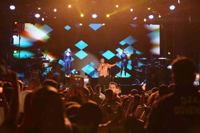 Murat Dalkılıç, unutulmaz bir gece yaşattı