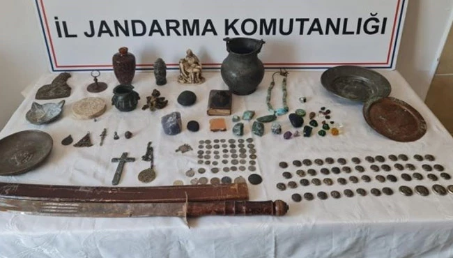 Tarihi eser kaçakçılarından müze çıktı