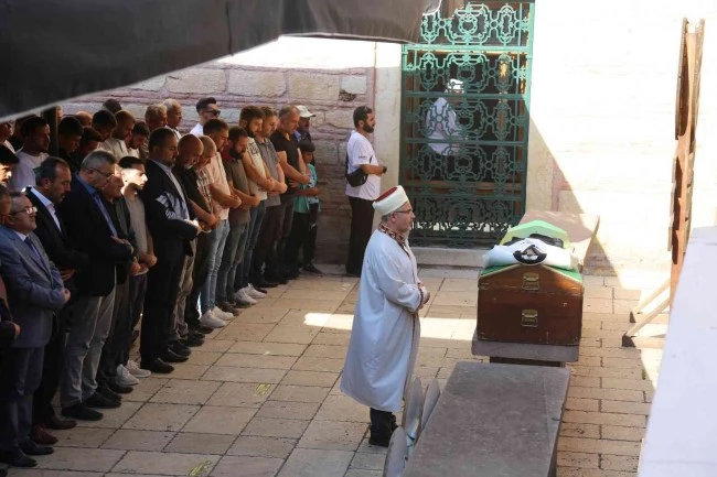 Üzerine mermer bloku düşen işçi gözyaşları arasında toprağa verildi