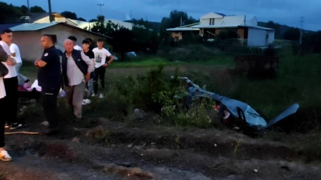 Kontrolden çıkan otomobil takla attı