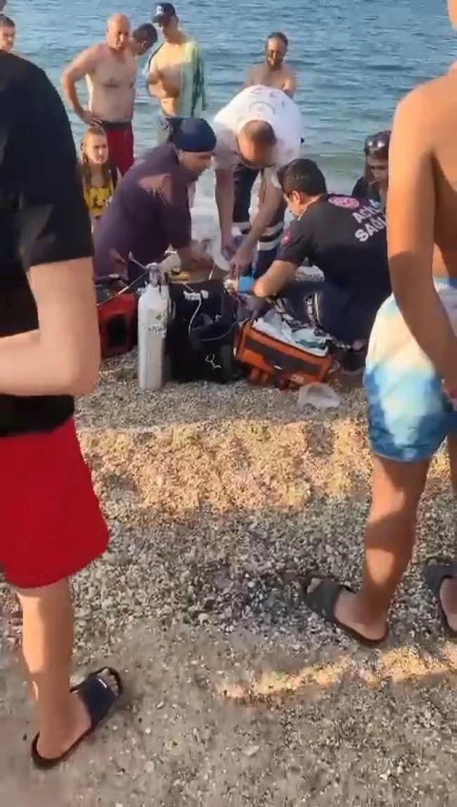 Denizde kalp krizi geçirerek yaşamını yitirdi