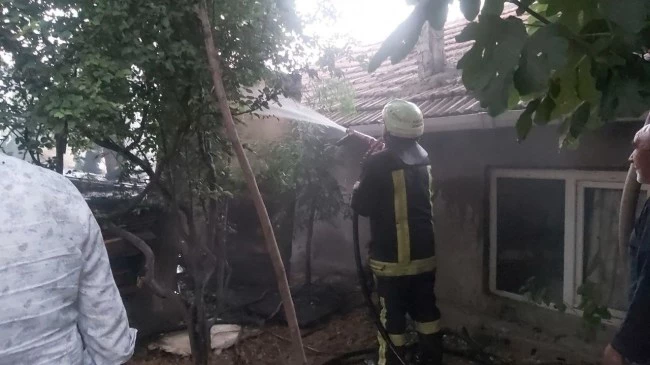 Kömürlükte yangın çıktı