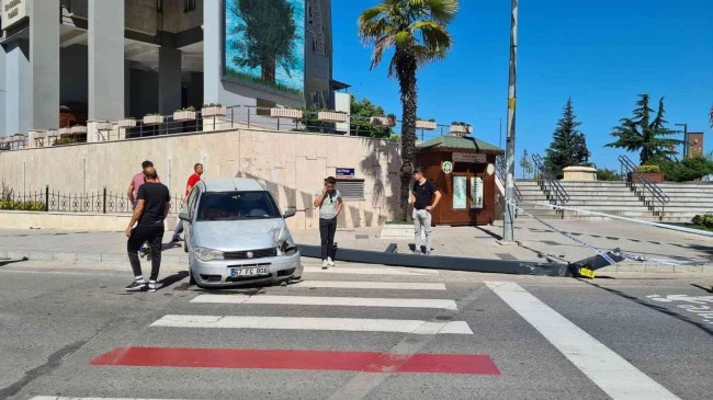 Valilik önünde trafik kazası