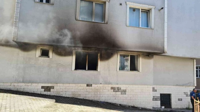 Kapıcı dairesinde yangın çıktı