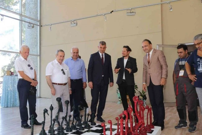 Ahşap sempozyumuna yakışır sergi Değirmendere