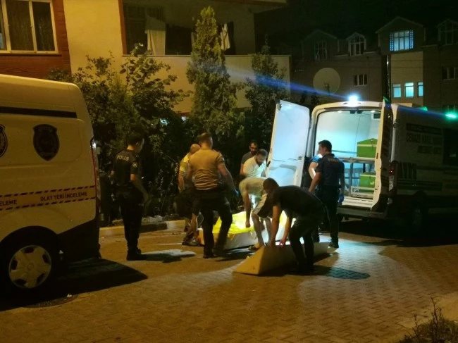 35 yaşındaki adam evinde ölü bulundu
